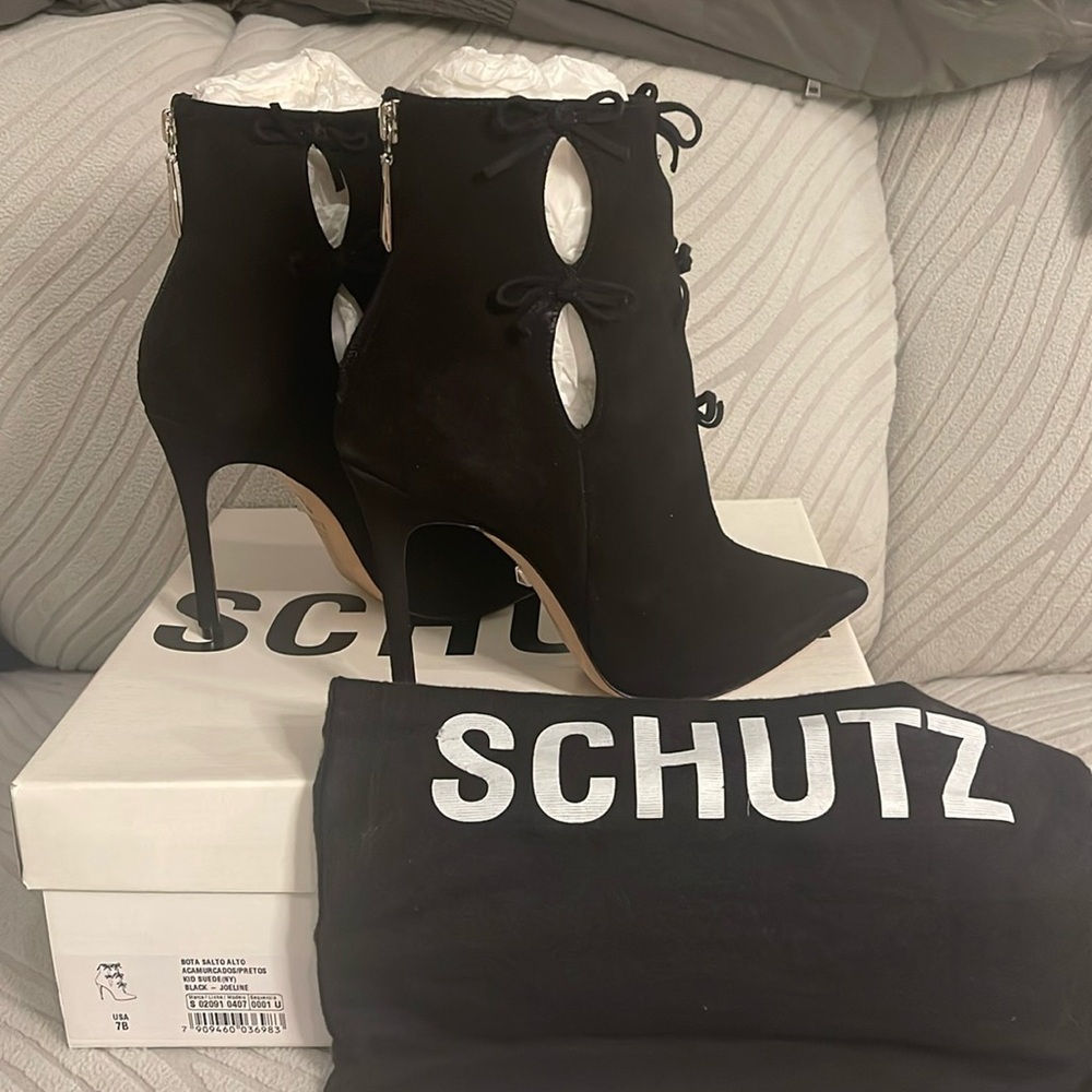SCHUTS BOOTZ size 7